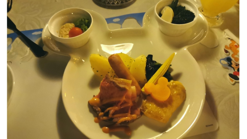 ブルーバイユーのミッキーの形の皿のキッズプレート