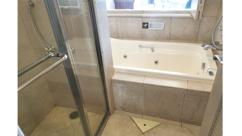 ジェットバスとシャワールーム