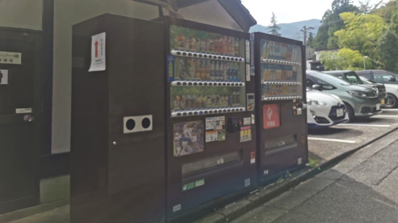 茶色の自動販売機