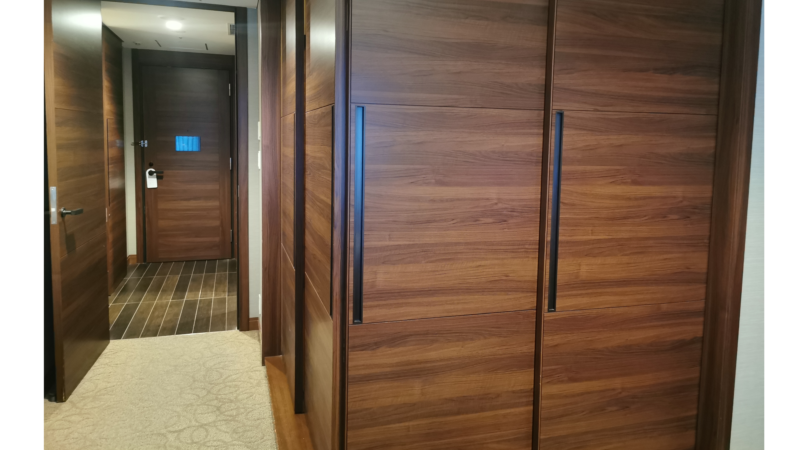 扉で和室を閉めたところ